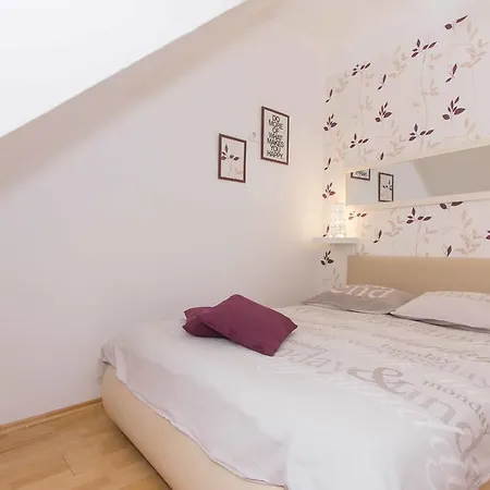 Red Valentino * Σπλιτ