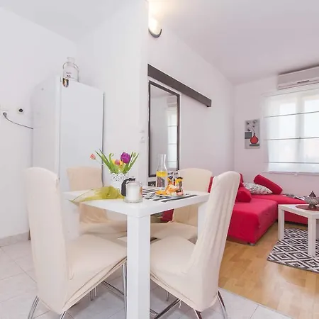 Red Valentino Апартаменти *